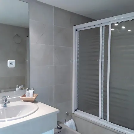 Апартаменты Beachfront Neptuno I, Complex,views,pool,garden, Elviria