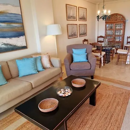 Beachfront Neptuno I, Complex,views,pool,garden, Elviria アパート *