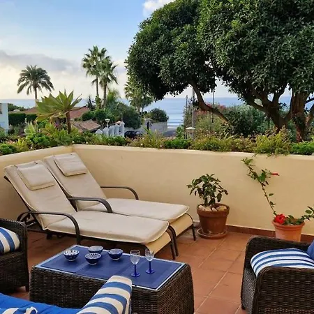 Beachfront Neptuno I, Complex,views,pool,garden, Elviria * マルベーリャ